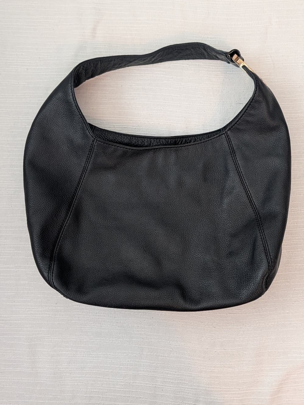 Michael Kors  Shoulder Hobo with Gold MK Charm .Came With MK Dust Bag . - Picture 9 of 14